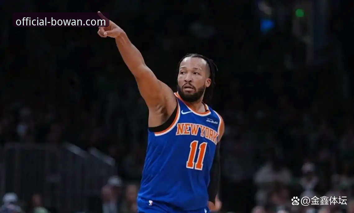 NBA季后赛尼克斯队创纪录大胜老鹰队，半场47分分差成历史之最——博万全站平台用户热议这场史诗级比赛